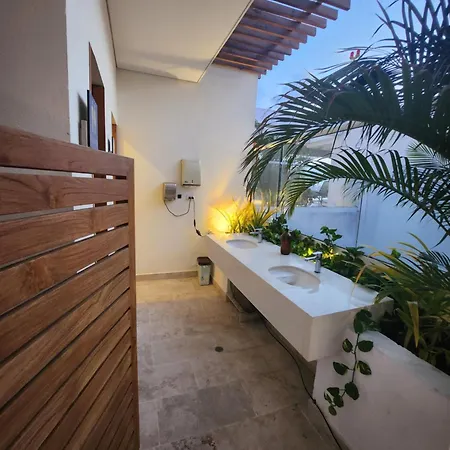 Dominique1409 Con Jacuzzi En Balcon